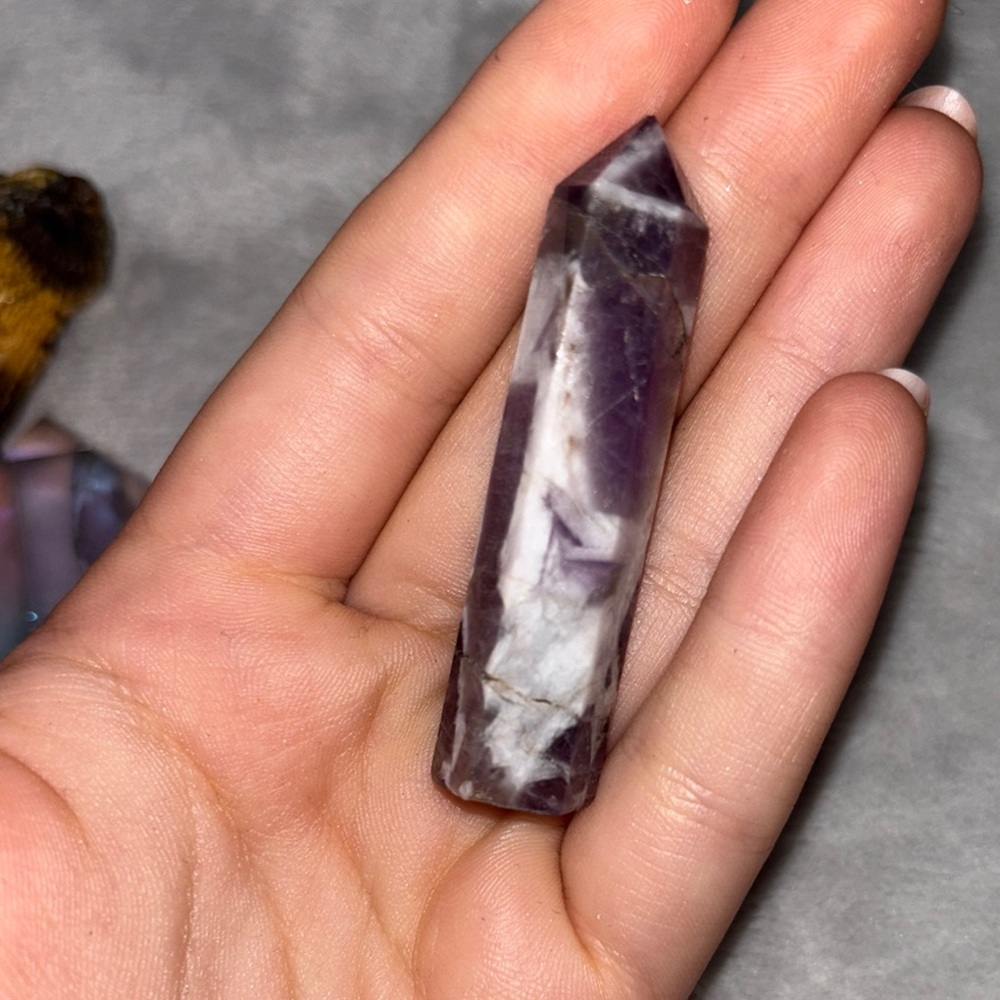 Crystal Point Collection with Bear Figurine - Picture 9 of 11
